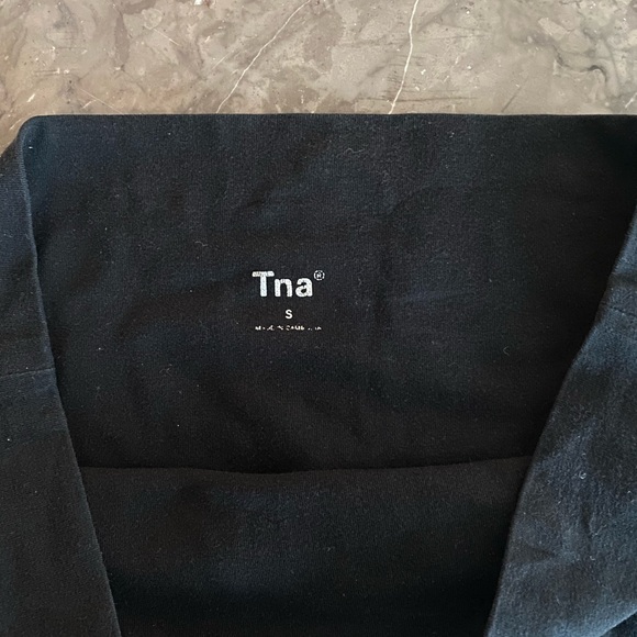 Aritzia High-Rise Short - Picture 5 of 5